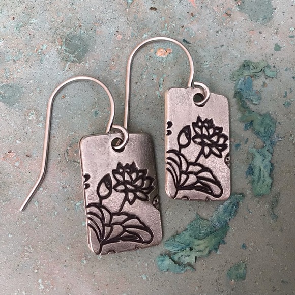 New Sundance Charm silver earrings - Picture 3 of 6